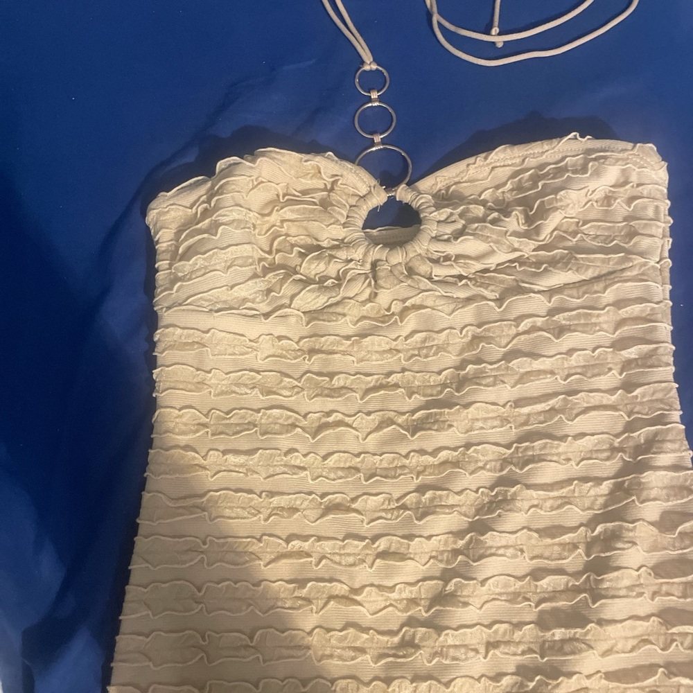 Tan ruffled SHEIN dress with rings brand new never worn